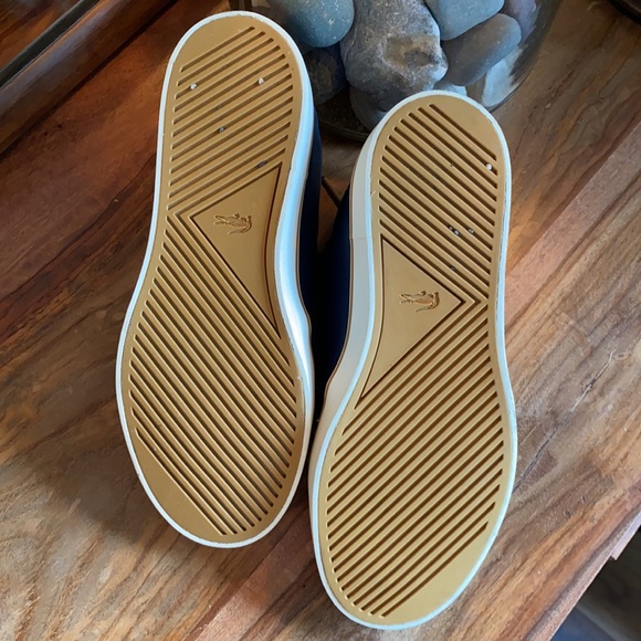 Lacoste Big Boys Size 4 high top shoes - Picture 7 of 7